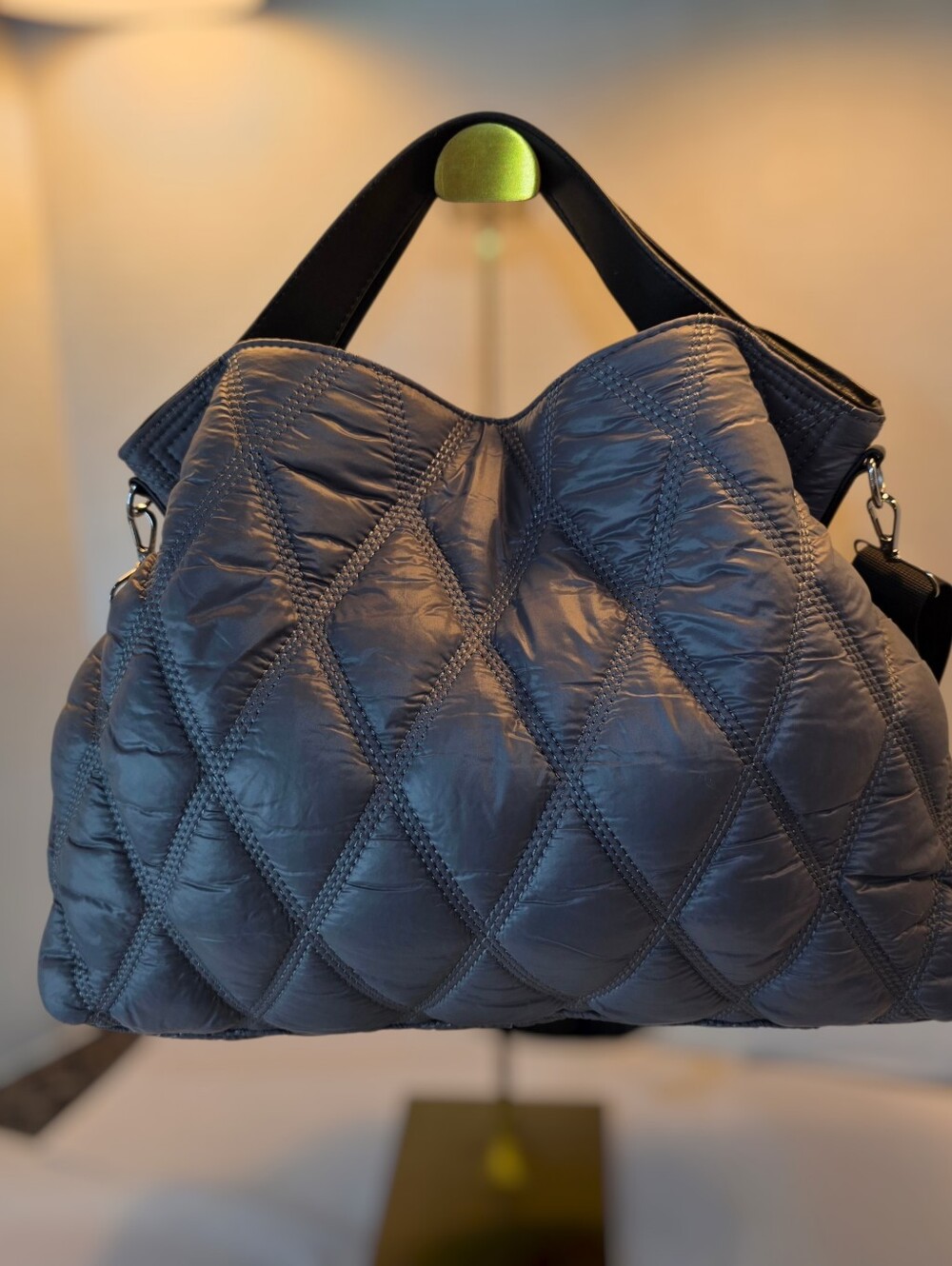 Pillowy Textured Puffer Tote Style Bag with Shoulder Strap  NWT - Picture 4 of 8